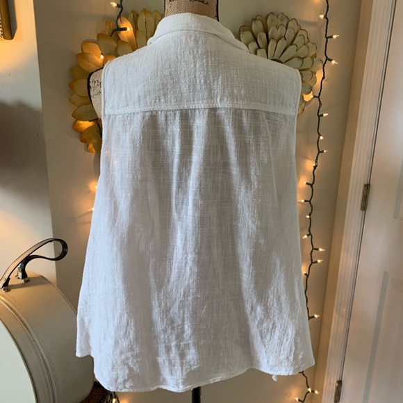 Universal Thread Side Tie Button Front Tank - Picture 4 of 6